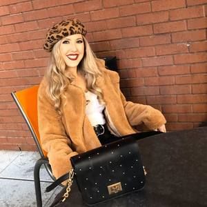 Meet your Posher, Baylee